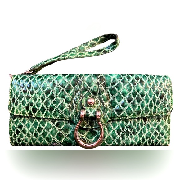 Unbranded Green Faux Snake Skin Wristlet/Wallet - Picture 1 of 6